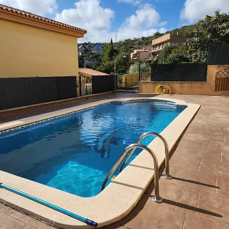 3-bedroom House - Robin Calafell